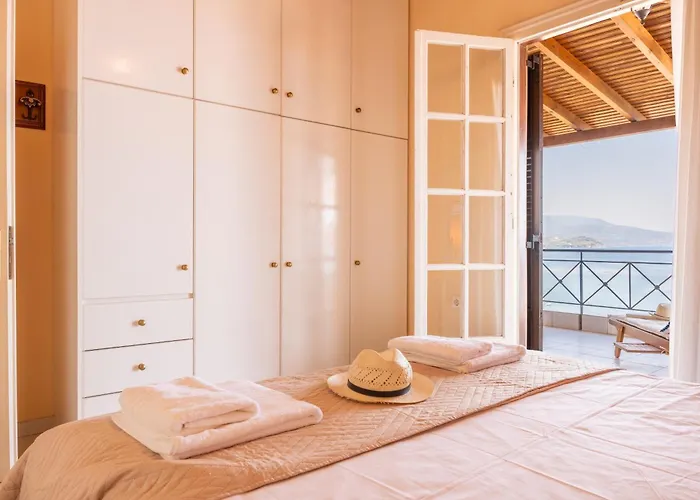 Aqua * Koroni (Messinia)